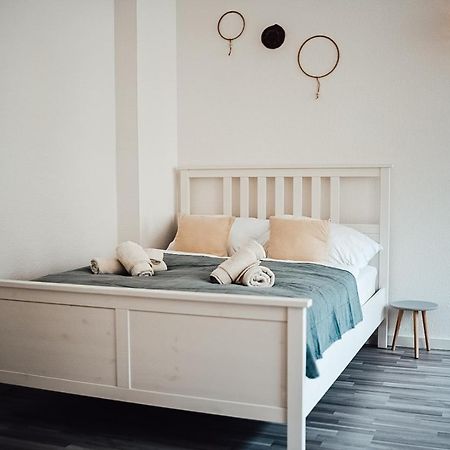Fewostaeps- Moderne Unterkunft, Zentrumsnah Plauen Exteriör bild